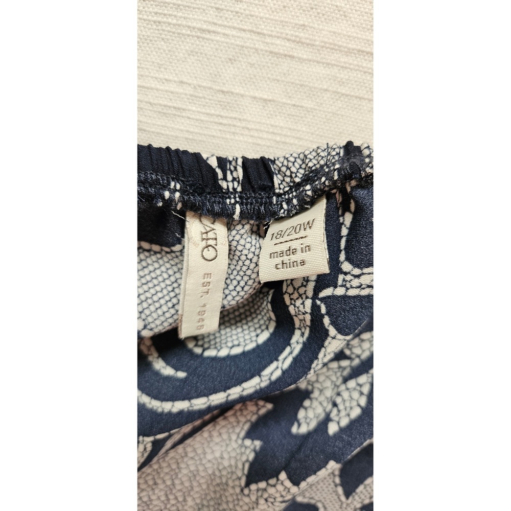 Cato Womens Off The Shoulder Bell Sleeve Paisley Blouse Navy Blue White 18/20W - Picture 2 of 5